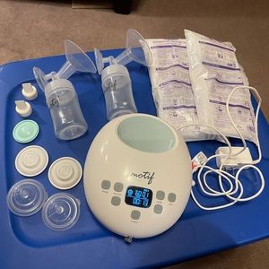 Motif Luna Breast Pump lot